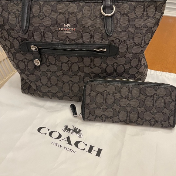 Coach canvas bag and wallet - Picture 5 of 7